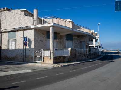 L�inaugurazione del Tropez dette l�impulso allo sviluppo edilizio dei decenni 60-70, quando molti forestieri, soprattutto bitontini, costruirono qui le proprie residenze estive